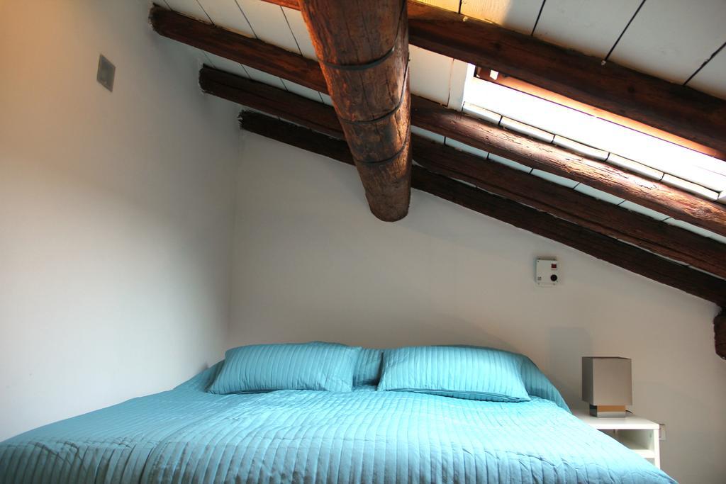 Porta Vittoria Apartment Verona Szoba fotó